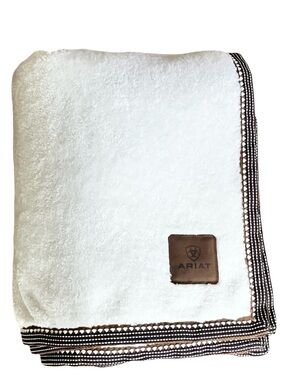 Ariat Soft Serenity White Snuggle Blanket